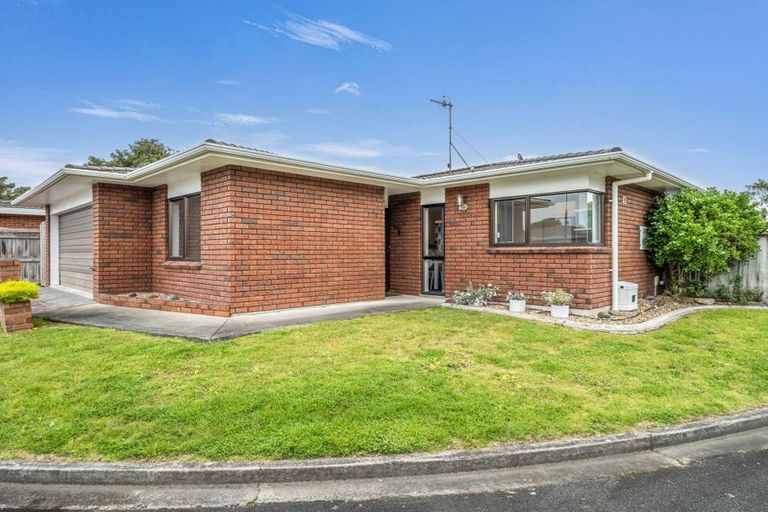 Photo of property in 1 Loader Place, Tawhero, Whanganui, 4501