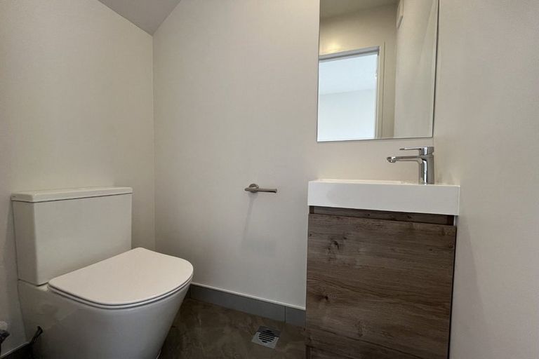 Photo of property in 2/35 Crawford Avenue, Mangere Bridge, Auckland, 2022