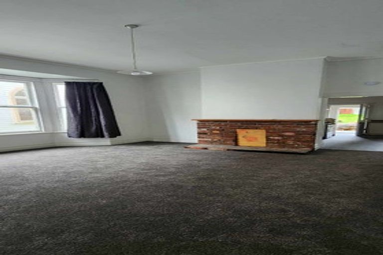 Photo of property in 180-182 Ohiro Road, Brooklyn, Wellington, 6021