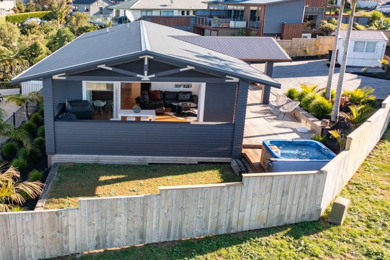 Photo of property in 89 Centennial Drive, Whitianga, 3510