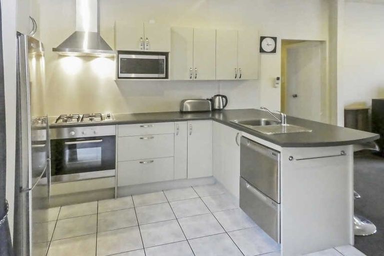 Photo of property in 28 Somerset Crescent, Spreydon, Christchurch, 8024