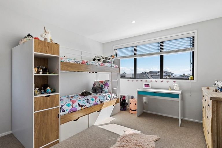 Photo of property in 8 Oceania Sands Way, Papamoa Beach, Papamoa, 3118