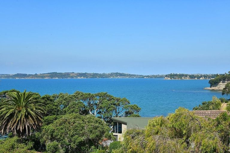 Photo of property in 44 Marellen Drive, Red Beach, 0932