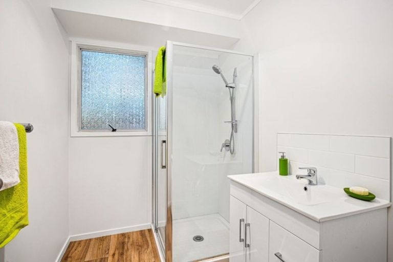 Photo of property in 263 Henderson Valley Road, Henderson, Auckland, 0612