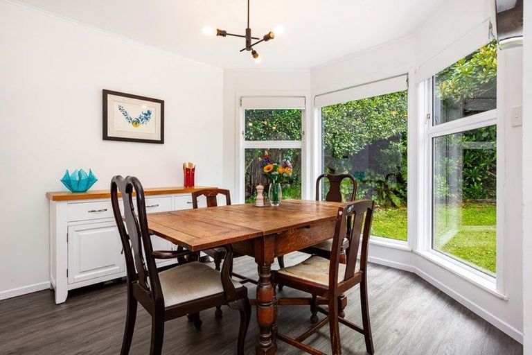Photo of property in 48 Homewood Crescent, Karori, Wellington, 6012