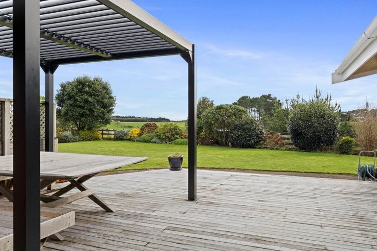 Photo of property in 6 Byron Place, Whalers Gate, New Plymouth, 4310