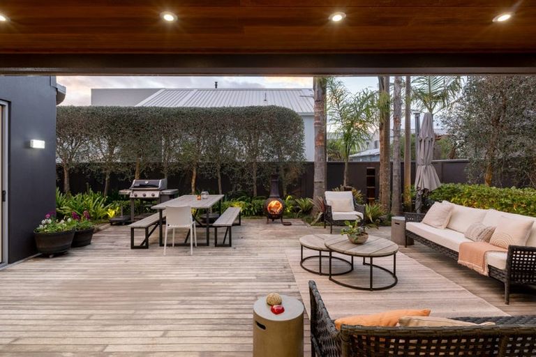 Photo of property in 241 Oceanbeach Road, Mount Maunganui, 3116