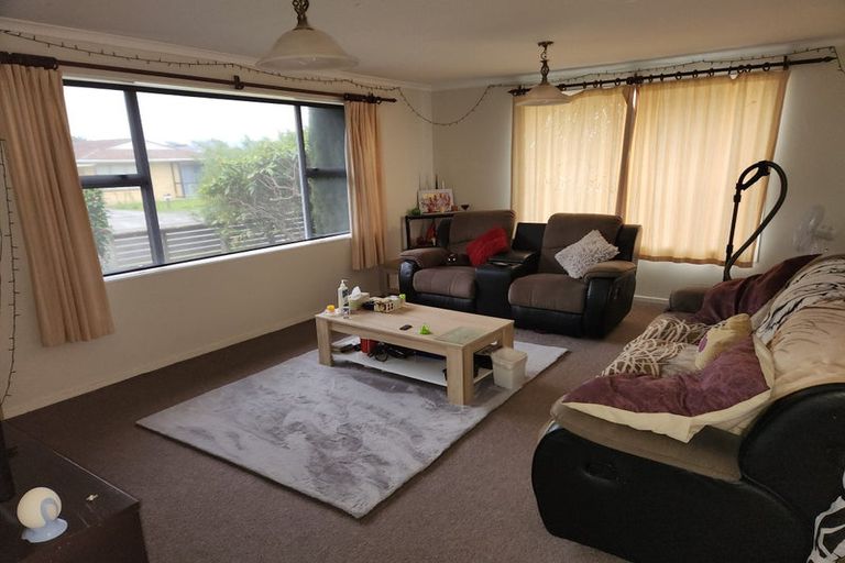Photo of property in 1 Matai Street, Waikanae, 5036