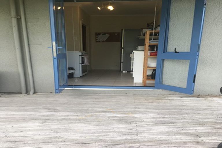 Photo of property in 16 Freyberg Street, Roslyn, Palmerston North, 4414
