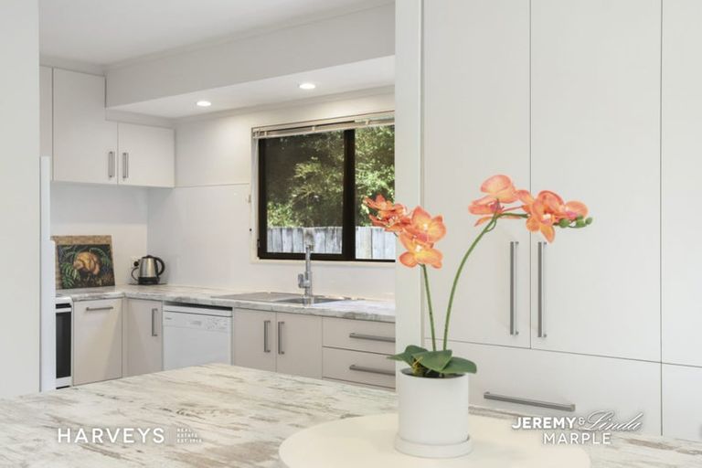 Photo of property in 5/37a Glengarry Road, Glen Eden, Auckland, 0602