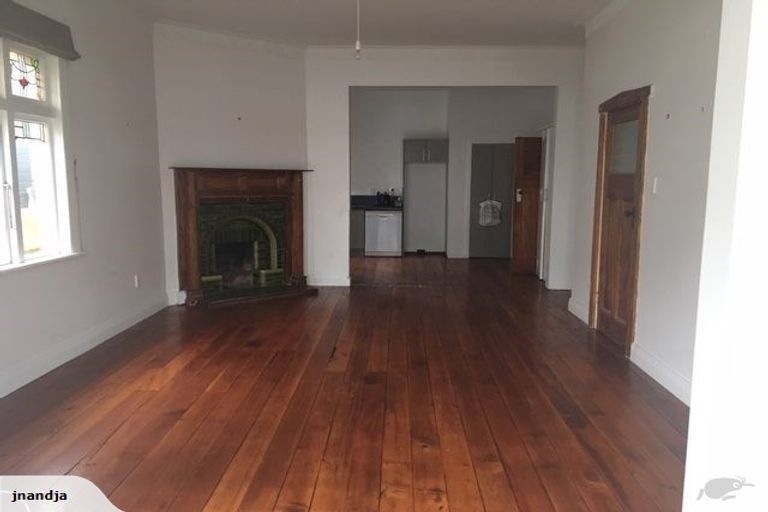 Photo of property in 137 Onepu Road, Lyall Bay, Wellington, 6022