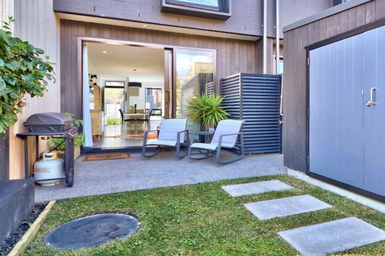 Photo of property in 17 Isitt Road, Hobsonville, Auckland, 0616