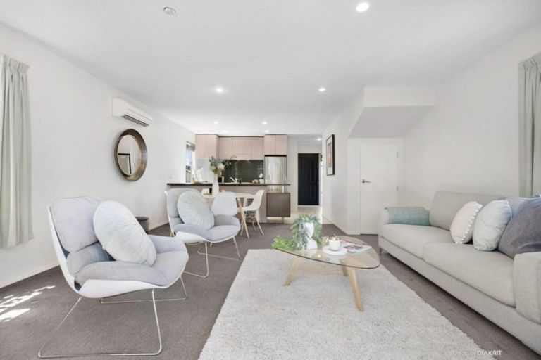 Photo of property in 48 Erlestoke Crescent, Churton Park, Wellington, 6037