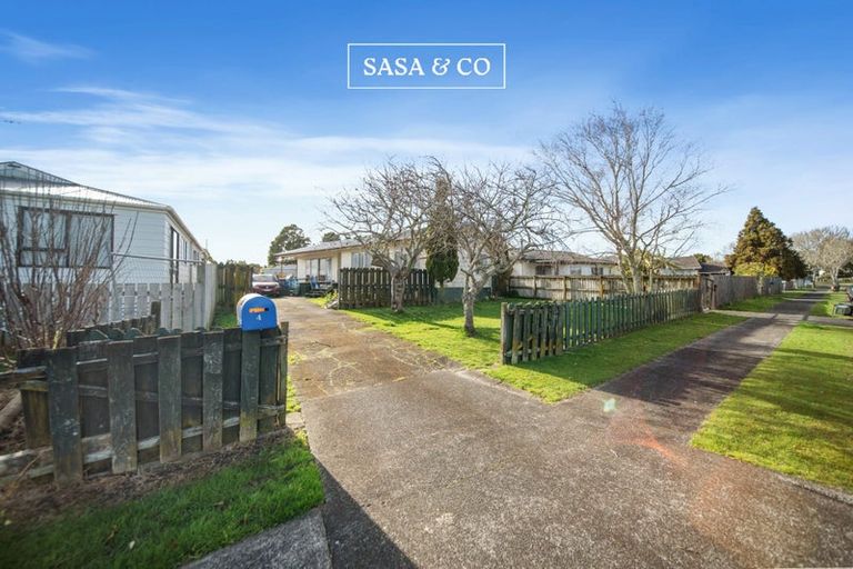Photo of property in 4 Stoll Place, Clendon Park, Auckland, 2103