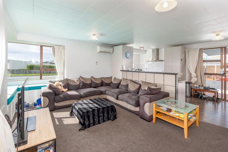 Photo of property in 14 Thorn Road, Tuakau, 2121