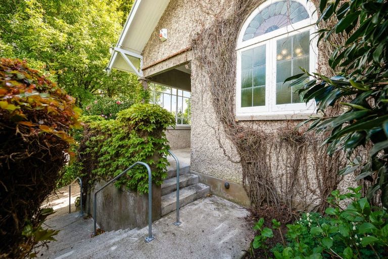 Photo of property in 17 Te Aroha Street, Hamilton East, Hamilton, 3216