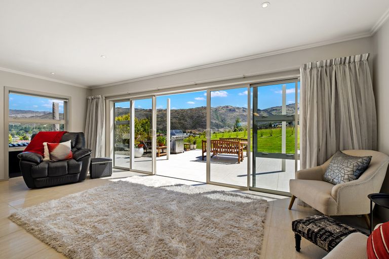 Photo of property in 50 Shields Street, Clyde, 9330