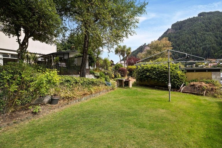 Photo of property in 125 Hallenstein Street, Queenstown, 9300