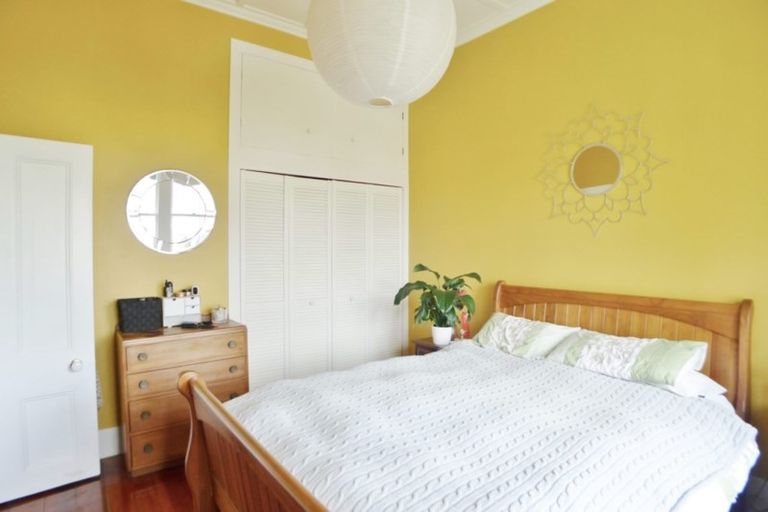 Photo of property in 24 Graham Avenue, Te Atatu Peninsula, Auckland, 0610