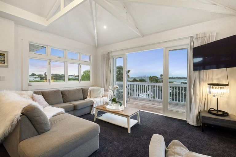 Photo of property in 1 Milton Road, Northcote Point, Auckland, 0627