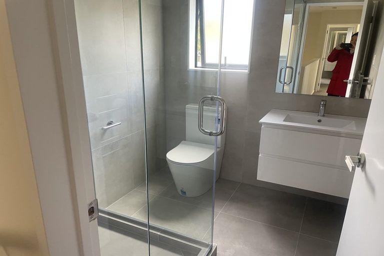 Photo of property in 45b Greenvalley Rise, Glenfield, Auckland, 0629