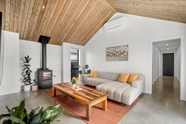 Photo of property in 17 Dunn Street, Lake Hawea, 9382