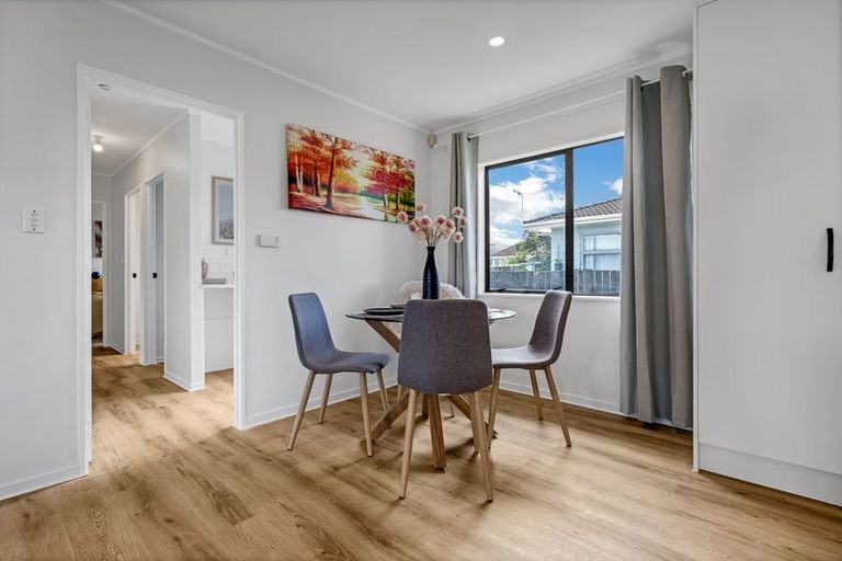 Photo of property in 2/17 Kent Road, Manurewa, Auckland, 2102