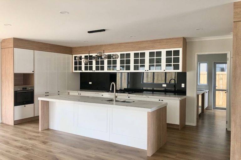 Photo of property in 60 Hikuawa Road, Flat Bush, Auckland, 2019