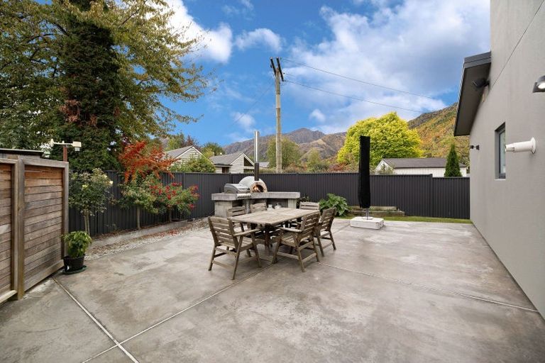 Photo of property in 18 Norfolk Street, Arrowtown, 9302