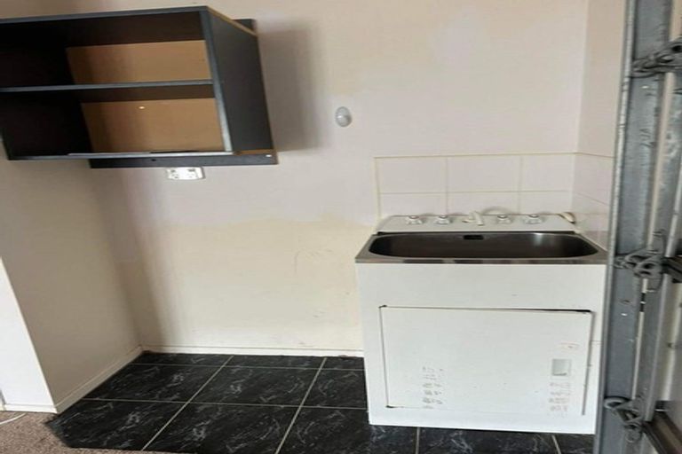 Photo of property in 5a Robertson Road, Favona, Auckland, 2024