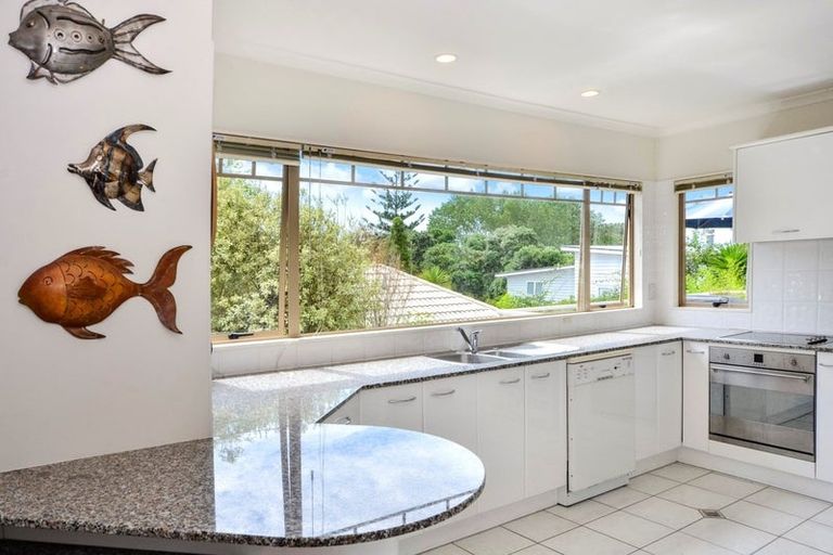 Photo of property in 4b Tui Street, Torbay, Auckland, 0630