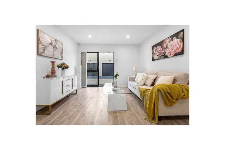 Photo of property in 3/3 Matata Place, Dallington, Christchurch, 8061