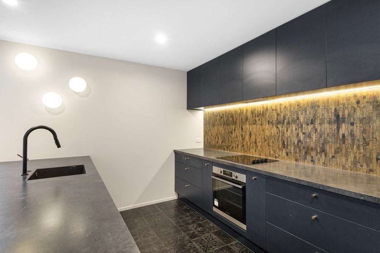 Photo of property in 9 Rehua Place, Waiwhakaiho, New Plymouth, 4312