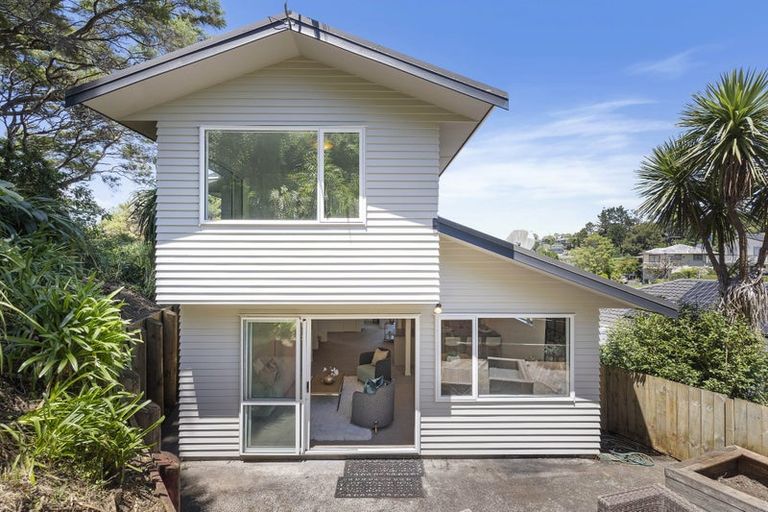 Photo of property in 67a Ayton Drive, Totara Vale, Auckland, 0629