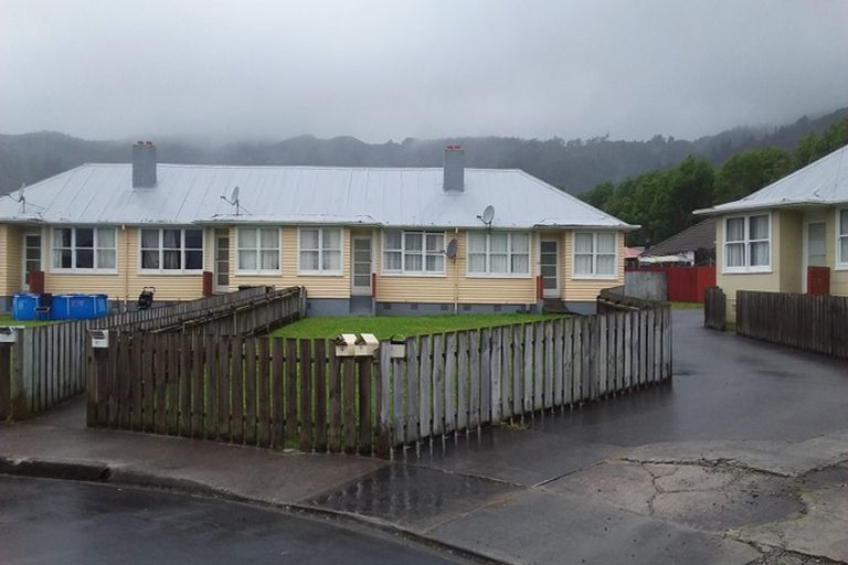 Photo of property in 10 Mayo Grove, Naenae, Lower Hutt, 5011