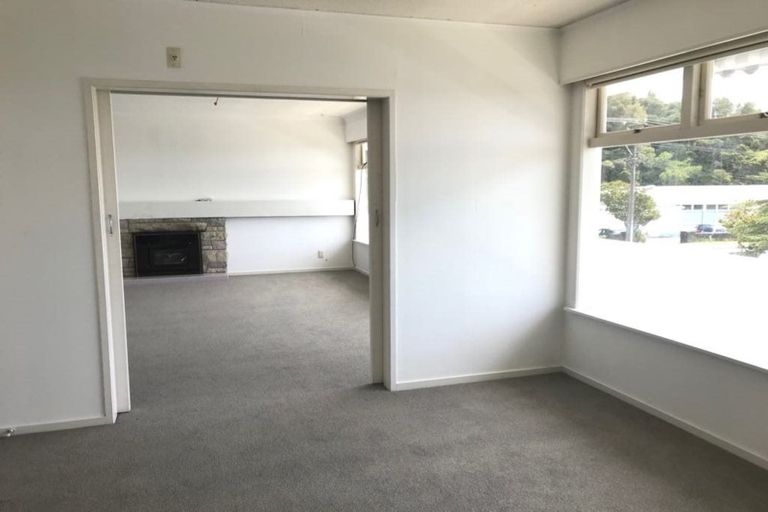 Photo of property in 1 Lenihan Street, Northcote, Auckland, 0627