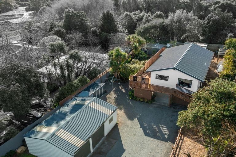 Photo of property in 27 Puriri Road, Waikanae, 5036