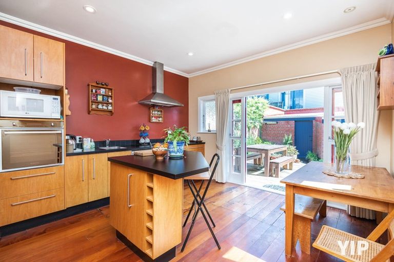 Photo of property in 330 Adelaide Road, Newtown, Wellington, 6021