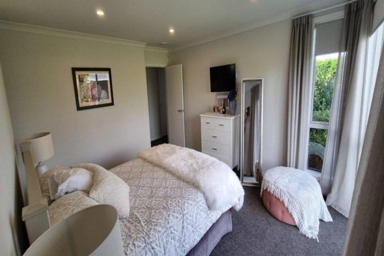 Photo of property in 9 Waipuna Grove, Levin, 5571