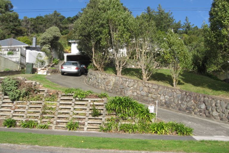 Photo of property in 7 Holmes Grove, Naenae, Lower Hutt, 5011
