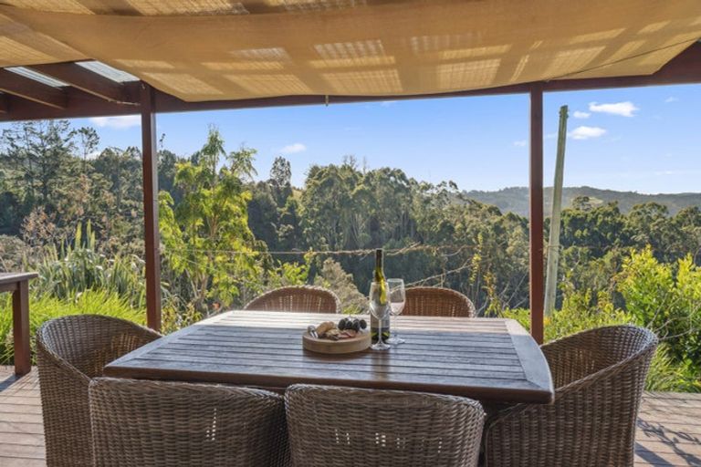 Photo of property in 82 Pinchgut Road, Kaukapakapa, 0873