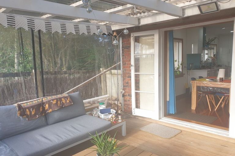 Photo of property in 1/8 Golf Road, New Lynn, Auckland, 0600