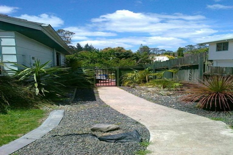 Photo of property in 57 Holmes Drive South, Massey, Auckland, 0614