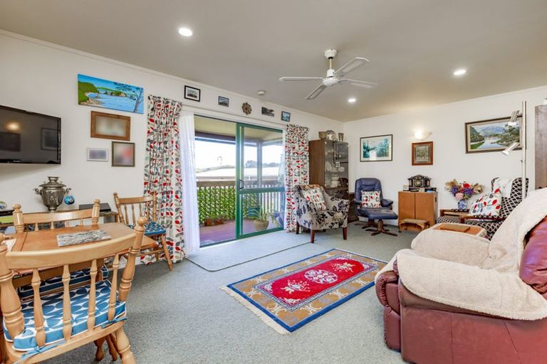 Photo of property in 92 Bays Road, Orere Point, Papakura, 2585