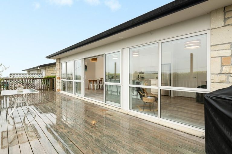 Photo of property in 2/21 Sardinia Rise, Bethlehem, Tauranga, 3110