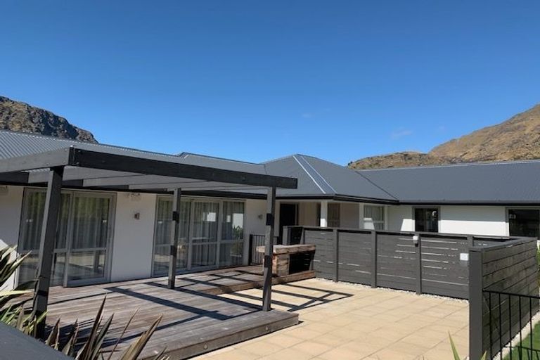 Photo of property in 6 Evening Star Road, Arthurs Point, Queenstown, 9371