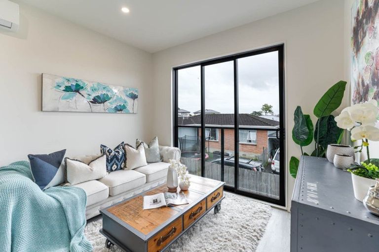 Photo of property in 40d Innismara Avenue, Wattle Downs, Auckland, 2103