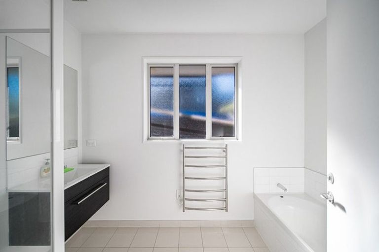 Photo of property in 64 Englefield Road, Northwood, Christchurch, 8051