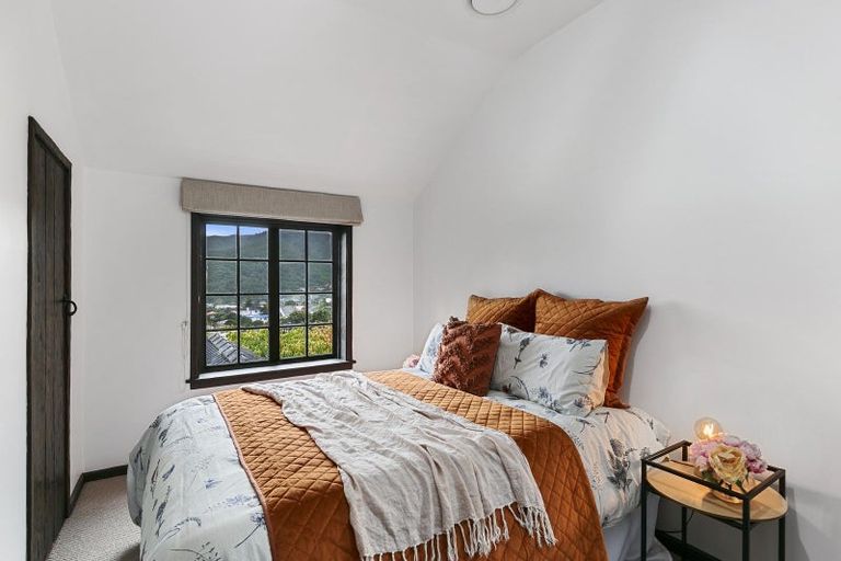 Photo of property in 19 Torwood Road, Khandallah, Wellington, 6035