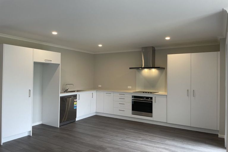 Photo of property in 74 Papatupu Way, Kumeu, 0810